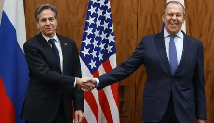 Menteri Luar Negeri AS, Antony Blinken (kiri), dan menteri luar negeri Rusia, Sergei Lavrov, bertemu di Jenewa, Swiss. [Foto: Anadolu Agency/Getty]