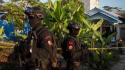 Enam Belas Anggota NII Ditangkap di Sumatera Barat. Detasemen 88 menangkap 16 tersangka anggota jaringan - Lintas 12 Portal Berita Indonesia