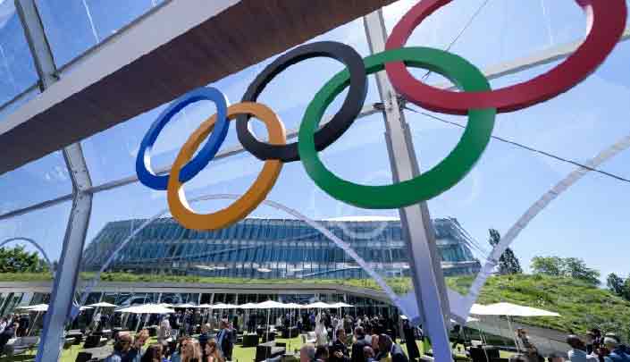 IOC larang atlet Rusia di tengah invasi Ukraina. IOC menyerukan larangan atlet Rusia di tengah invasi Ukraina.