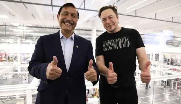 Menteri Koordinator Bidang Kemaritiman dan Investasi Luhut Binsar Pandjaitan bersama CEO Tesla Inc. Elon Musk. [Foto: Lintas12/Instagram @luhut.pandjaitan]
