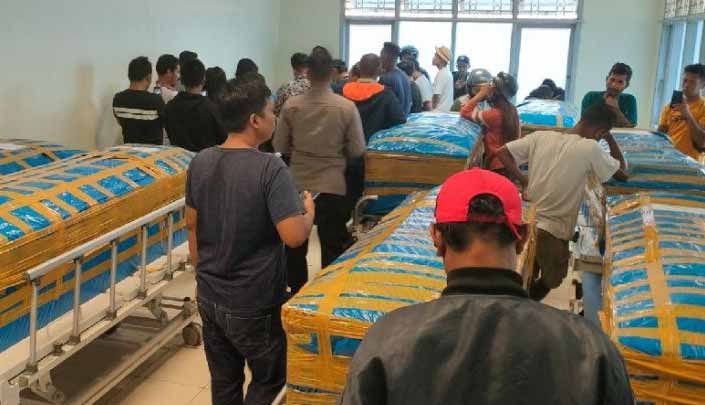 Pesawat Lion Air pada Minggu (17 Juli 2022) mengangkut peti mati delapan warga sipil yang tewas ditembak teroris Papua bersenjata di Kabupaten Nduga pada Sabtu (16 Juli 2022), ke kampung halaman masing-masing dari Timika di Kabupaten Mimika, Papua. Propinsi.