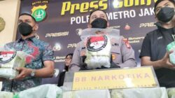 Polisi menyita 44 kg sabu yang diselundupkan dari Myanmar melalui Malaysia yang dibungkus teh celup - Lintas 12 Portal Berita Indonesia