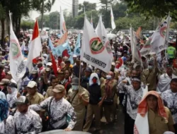 Hoaks! Larangan Guru Honorer Mengajar di Sekolah Negeri Mulai 2027: Fakta vs Klaim