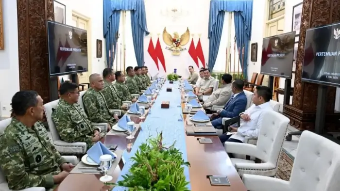 Prabowo Terima Panglima TNI dan Jajaran Bahas Program Strategis: Listrik Masuk Papua hingga 2.000 Jembatan Garuda